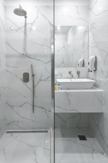 Apartment Modern, Quite 1-bdr 5 Min Walk To Acropolis *